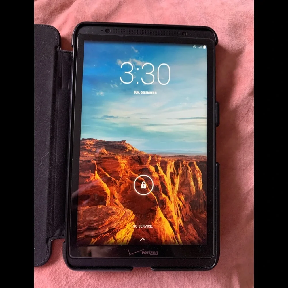 Verizon Ellipsis tablet with stylus and case